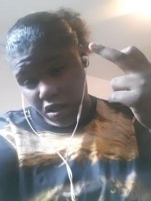 Iam 18 i love to enjoy life have fun make people laugh play sports #VolleyballNation18 #hooperLife34  #TrackNation #TeamLesbian # Team single #teamfollowback