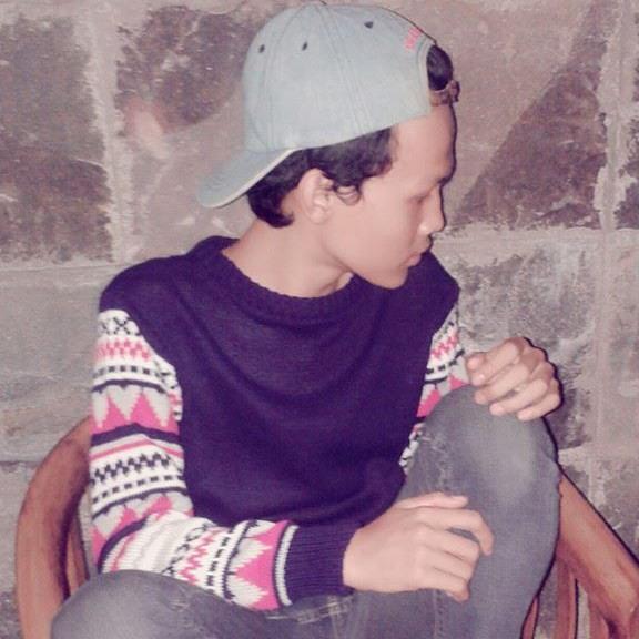 Willy Djentamat's | My life in @FndngRainbow @Glue_Friends https://t.co/y6CoJEBKc4 https://t.co/BnSBlofFA0