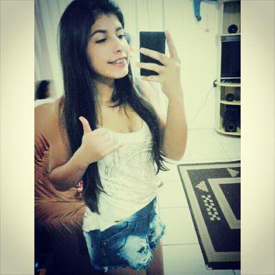 Totalmente solteira e uma beleza exagerada