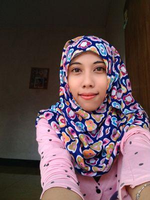 selalu tersenyum,,,,
bagaimana pun hati bersedih....
semangaaaattt