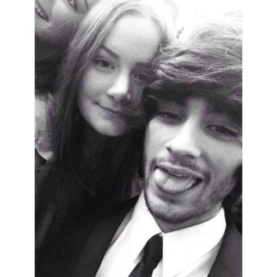 Hi, go and follow @nixllsflawless bc she gave you a free follow / ask for a follow back