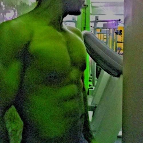 Do what u want to do just do it
Hi my self nigam I m fitness instructor and. Personal trainer..
