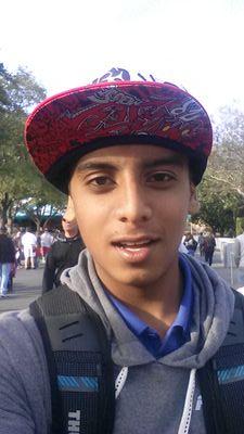 Enjoying life ,people and smiling...# followback