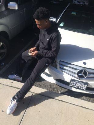 LoudPackCastroo's profile picture. @UpComing Artist.  Effort To Success . ⚡lpg email : Bangbros1251@gmail.com Tune To Vlog On Youtube .SoundCloud _@chaosstars Yung Rich Follow The Gang Man ⚡