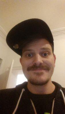 Podcaster in spe +++
Das, was alle machen mit einer Prise von dem, was Mittdreißiger für den Humor der Jugend halten