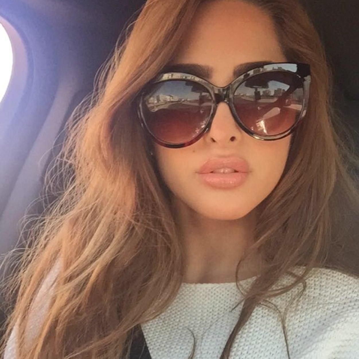 تكلم عني مثل مآتشآء ، لعلك تخفف ذنوبي و أكسب حسنآتك.