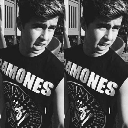 follow @hesxlouis