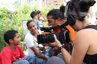 Comunicadores Populares en combate por la construccion del socialismo. #Chavista #Comunista #Catiatve
