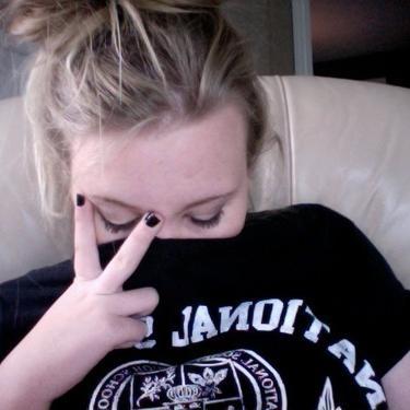 iwantdienowpls's profile picture. i'm a real mess