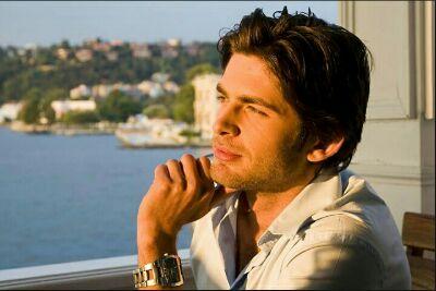 Arda3510Ce's profile picture. Kim bu Vatanın uğruna olmaz ki feda;      Şüheda fışkıracak toprağı sıksan şüheda.      Takip edene Can feda Etmeyene elveda