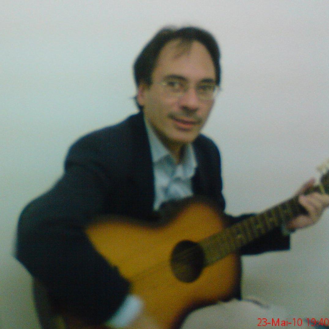 Cantor, compositor e produtor gospel; Contatos:S.P. (11) tim 9-8589-6596 / oi 9-5711-7881 / claro 9-9377-3799
