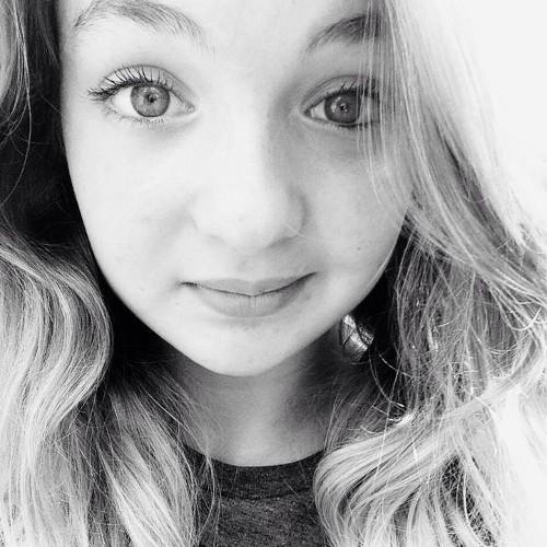 LHrvth's profile picture. Toutes les mères du monde donne naissance à un enfant. Exepté moi , ma mère a donné naissance à une légende.