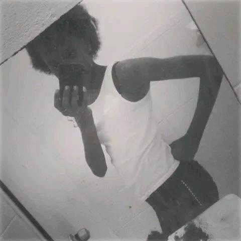 Lishaa iss muhhh namee *_* // @Dee_Ash_Aee waz hyaa // reree lovee  :$// çrãzzîī ïññ løvêë wïth @muffy_bruh // Tevin•Shelton Evans★// Ë§t- 08 ♥ °12♥ °14
