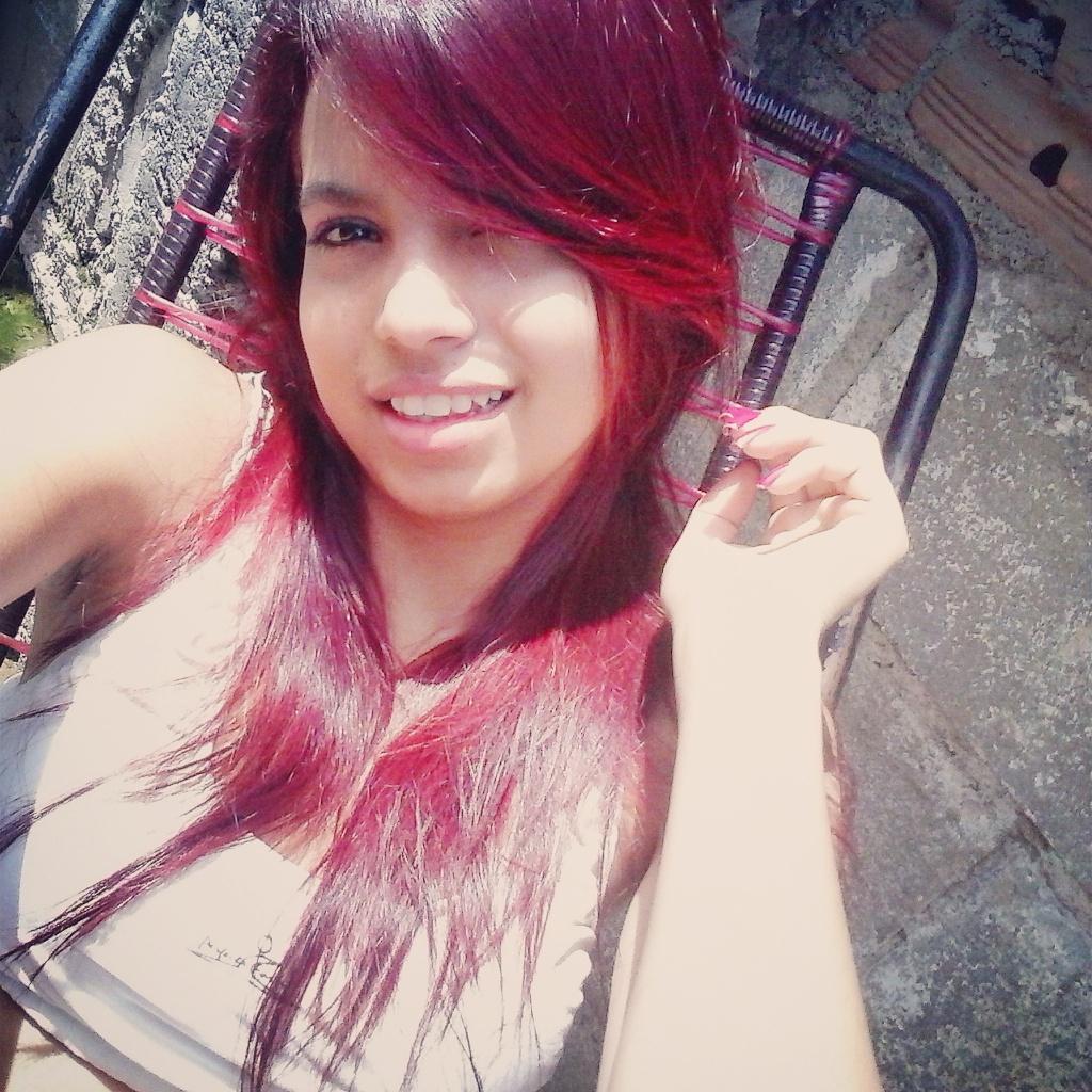 Uma menina boba, meiga, fofa ♥