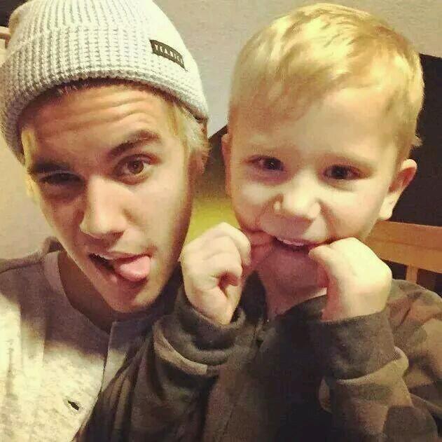 ♛Proud Belieber♛   ◇Selenator 4Ever◇  ♬I love music♪