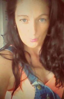 vicki21183's profile picture. 