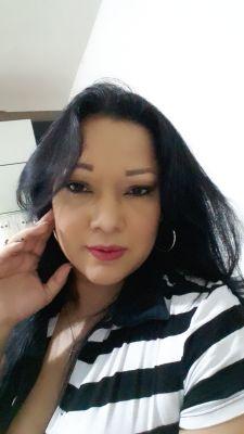 Esteticista - cosmetologa - cantante