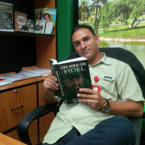 Lcdo en Educacion Integral, Joven Revolucionario , Marxista, Leninista, Guevarista , Castrista y Profundamente CHAVISTA.
