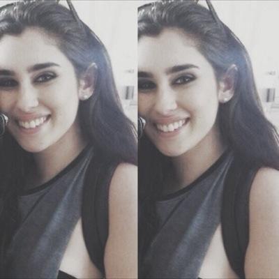 please follow @rawrdinah lovely.