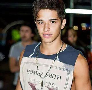 Eres la música en mi tu eres, Un ángel sin fin que siempre vuelve y me hace feliz TU ERES ♡  JOTA ESSE ♡ JULIAN SERRANO♡ SERRANISTA FOREVER♡