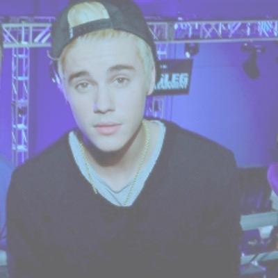 HI PLEASE FOLLOW @EmpireOfObrien ask for a follow back love she has access to Luke Justin and Ariana