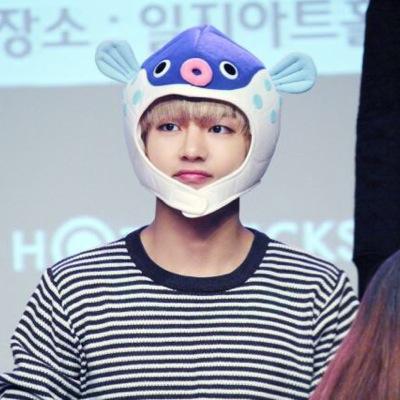 - mostly bts and exo biased - // bts account: @_thejtomyhope ^_^ //