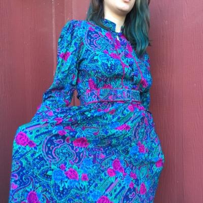Selling vintage & gently used fashionable clothing. eBay user: triftyypsi Instagram: tryfty.ypsi