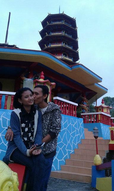 I'm Christian | part of @SMKN7Manado .. i love u my family :* l i love u my parents :* l I Love My Husband Trcinta :*{}