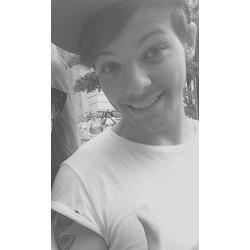xTomlinassx's profile picture. 