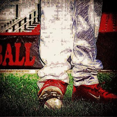 Im a sport & gamer type of guy - i like to play call of duty & i like 2 play baseball , football , & basketball - High School