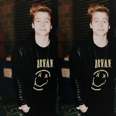 Follow @cxshtonscandy :) ask for followback ♡ thank you
