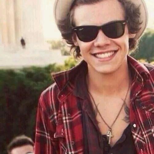 vOCE PODERIA LER A MINHA FIC LARRY, POR FAVOR FAÇA UM ESCRITOR FELIZ http://t.co/3vJO2BF736