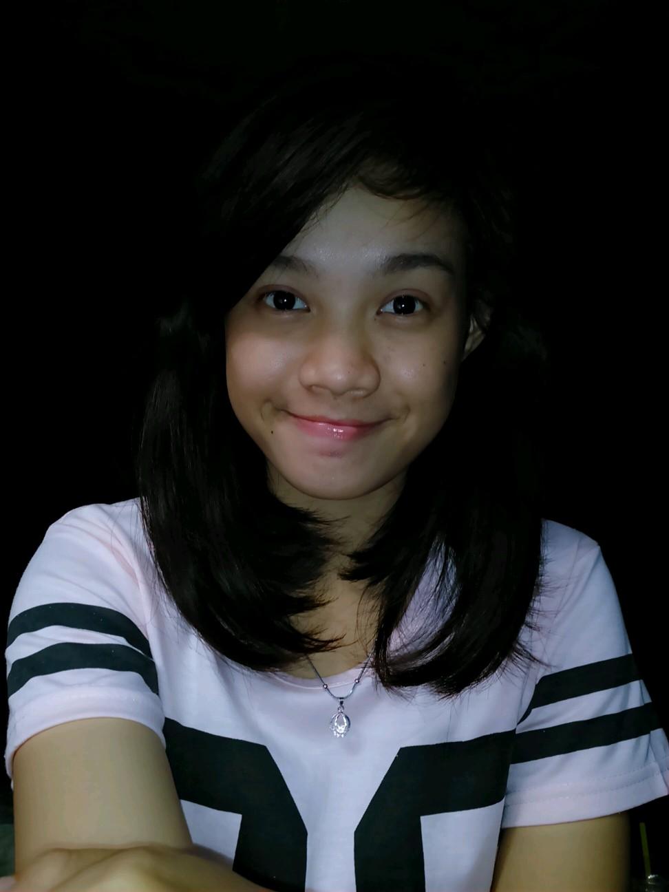 Smile is a simple way of enjoying life || 05.12.1994 || sekretaris  PT Sanbe Farma Serang (ʃƪ'⌣')