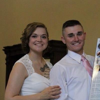 Army : Bradley Mechanic ... ,, Married To The Amazing Aaron Mayfield Expecting an Alice or Daweson Mayfield July 15th 2015 ❤️