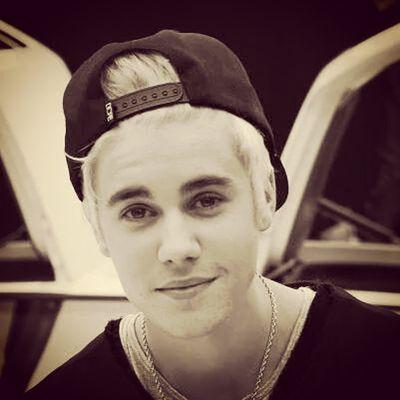 Soy De Chile :oo Amo  A El Feto De Justin Bieber ♥♥♥♥♥♥ & Al Sexy De Abraham Mateo Sigueme & Te Sigo Besos ♡♡♡♡♡