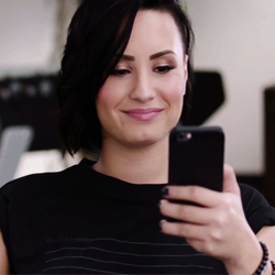 ddlrwflection's profile picture. • Rosas são legais mas comida é bem mais • Kefera