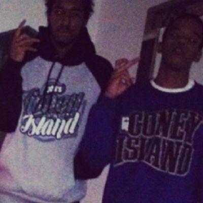 #FUCK HAVING FRIENDS CUZZ WHEN YOU DOWN THEY TURN THEY BACK ON YOU AND THATS THE END! NEVER CHANGE UP STAY AS REAL AS IT GET MY NIGGA #FREE MEL #FREE TRICK #FRE