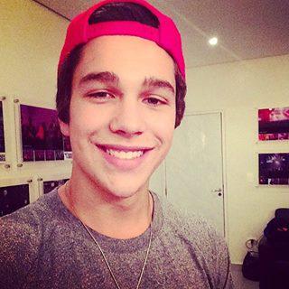 11:11  #Ugirl pizza ♥♥♥♥ i love austin mahone in the world there is only one  austin mahone