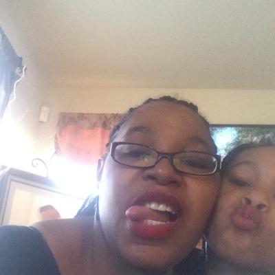 oyeahlinda's profile picture. 