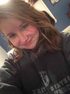 xxKIKIxx04's profile picture. 