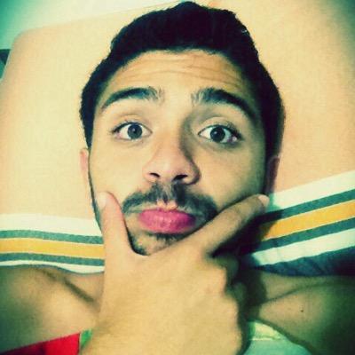Nunca deixe que lhe digam que não vale a pena acreditar nos sonhos que se têm.