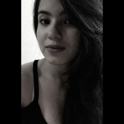 Eu sou a imagem que percorre em sua mente ;)
insta : Lele_nossar ou Letícia Nossar