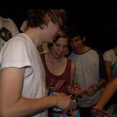 follow @kingcalumx