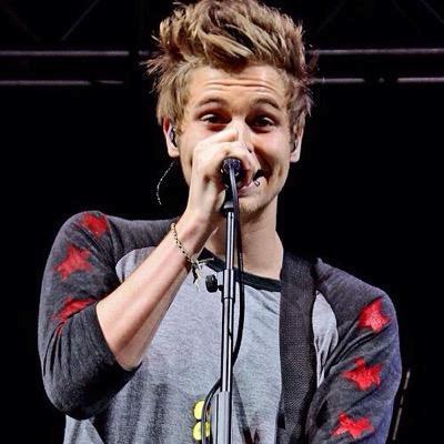 I love this band @5SOS, Luke you saved my life ♥!  0/4