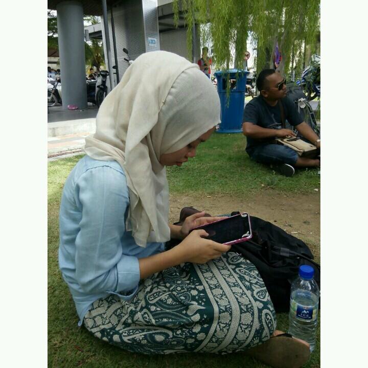 najlaakhairi's profile picture. 