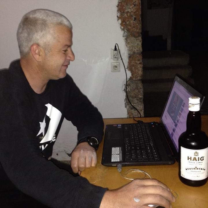 nikolaoskriaras's profile picture. 