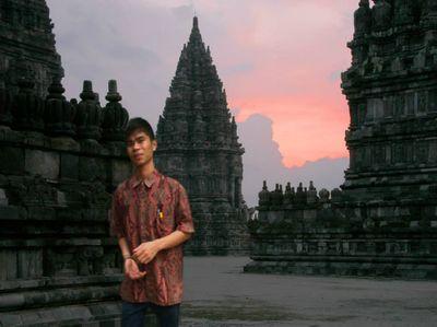 jangan bingung dengan kepribadianku, pribadiku adalah aku, sikapku tergangtung kamu