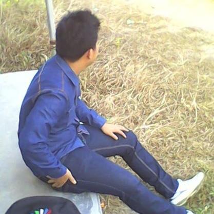 AryAcchy's profile picture. Ternyata sekedar menghargi Lebih menyakitkan dari pada tidak sama sekali.........