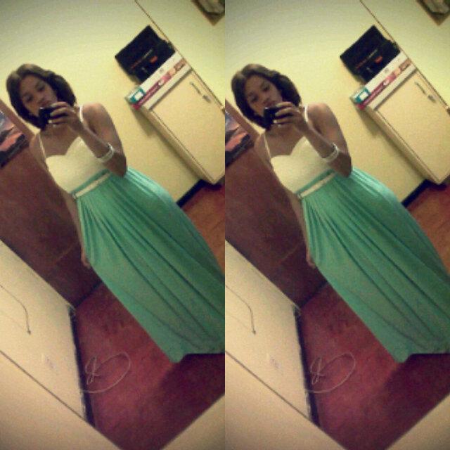 Softball♥im a crazy kid live in SA and I ♥ fast cars ,and love doing hair and make up and modeling ii can sing and dance ii ♥ sports #teamfollowback☀