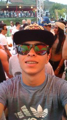 ॐ peeeei 
chama qe teem